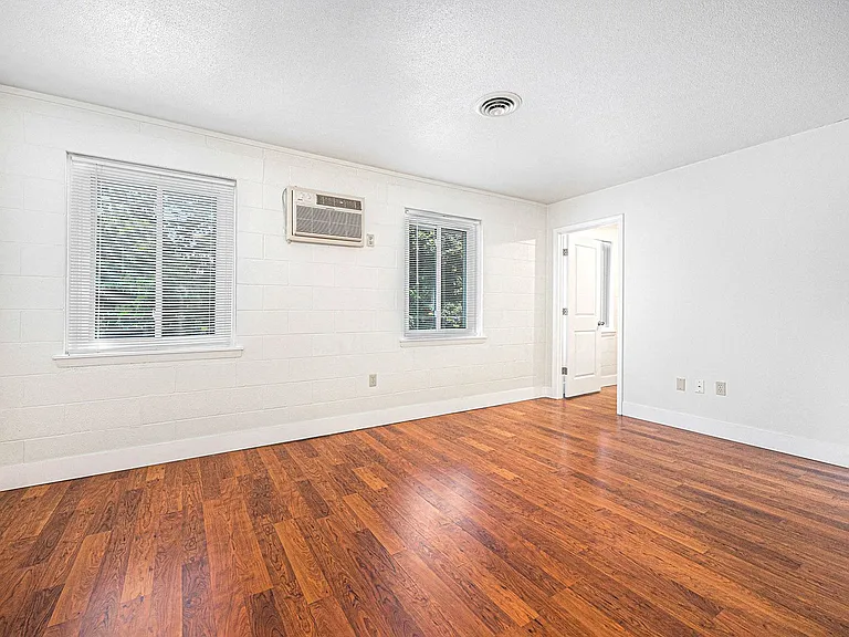 405 Washington St SE — Photo 11