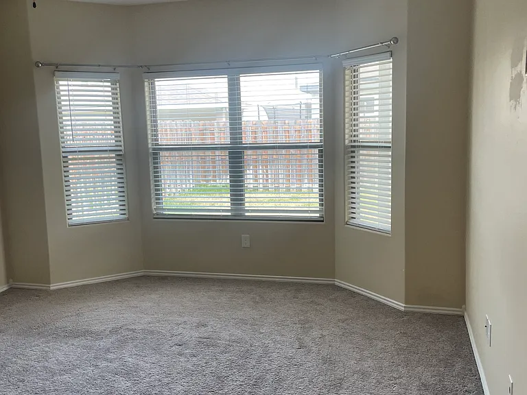 1013 Larvotto Loop — Photo 2