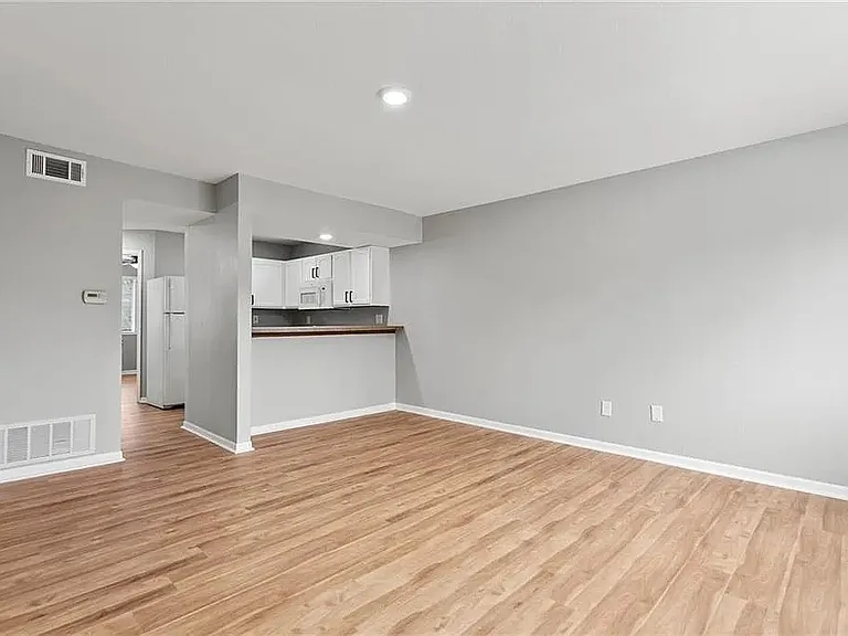1505 W 26th St #B8 — Photo 5