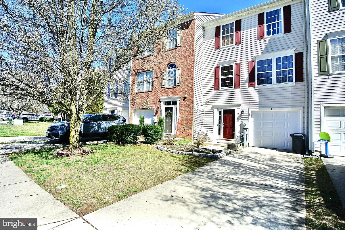 Building Photo - 2107 Mardic Dr