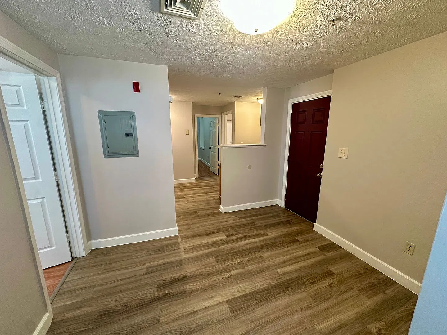 Newbury Street Apartments — Photo 3