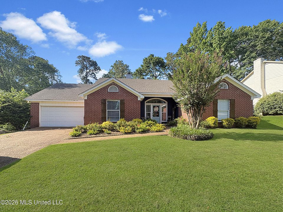 1st image of 113 Twin Oaks Dr