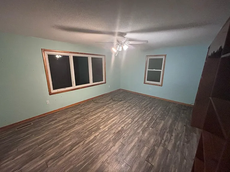 17935 Parker Rd — Photo 3