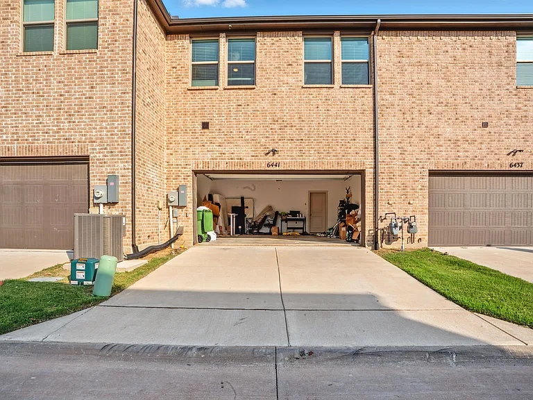 6441 Iron Horse Blvd — Photo 24