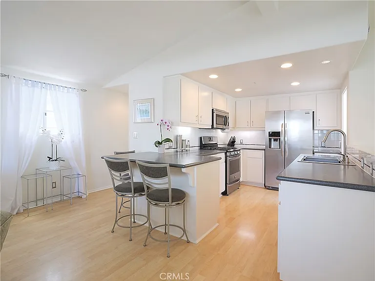440 Marine Pl — Photo 13
