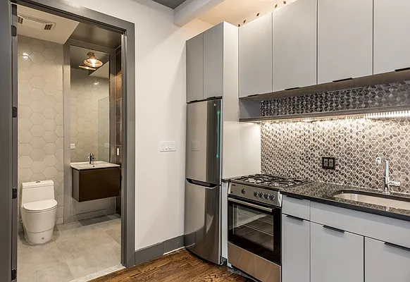 Rented by Nooklyn NYC LLC | media 108