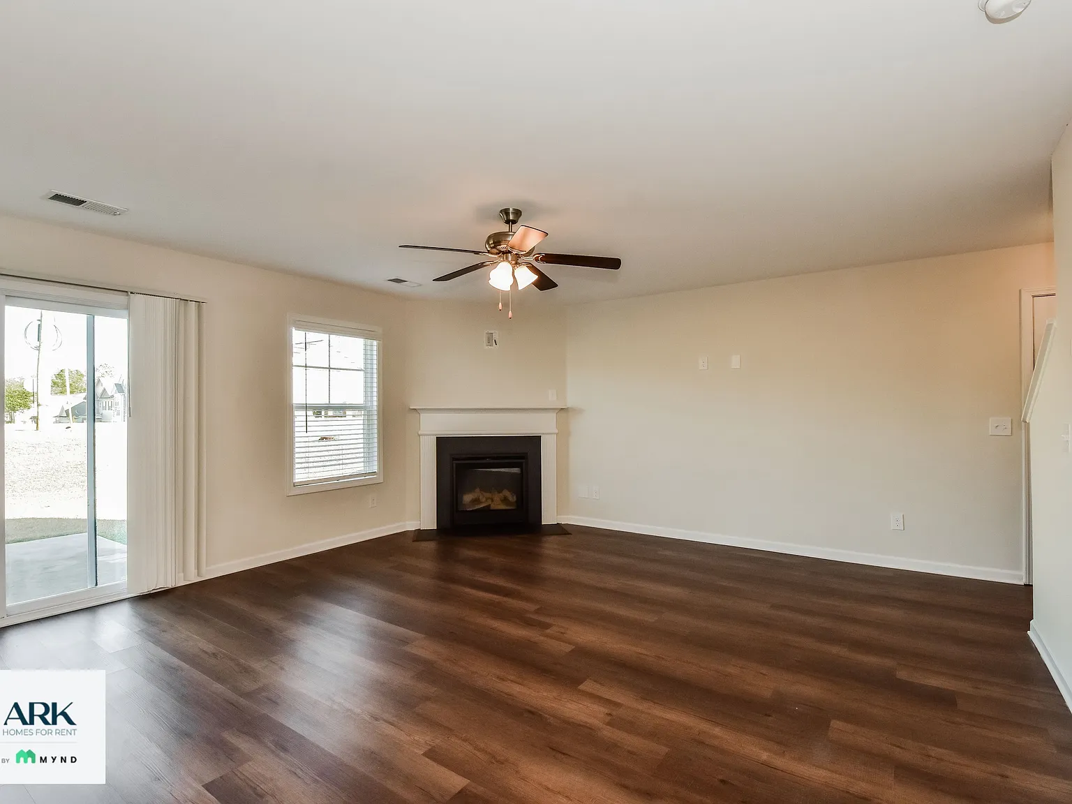 4 bed, 3.0 bath, 2397 sqft, $2,275 — Photo 3