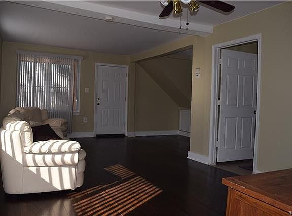 5th image of 44 E Harwood Ave
