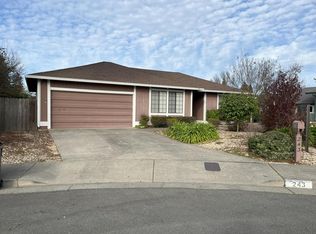 243 Albert Ct, Healdsburg, CA 95448