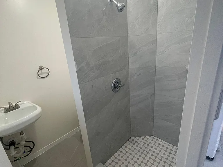1914A Fern St #B3 — Photo 4