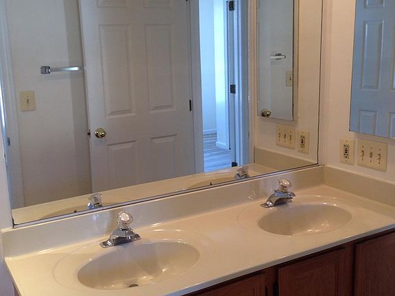 5th image of 1037 Wingate Ct