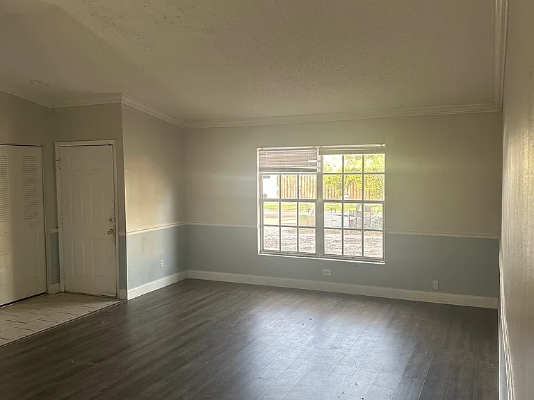 1016 Red Oak Cir — Photo 19