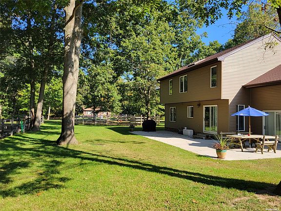 4th image of 36 Woodland Ave