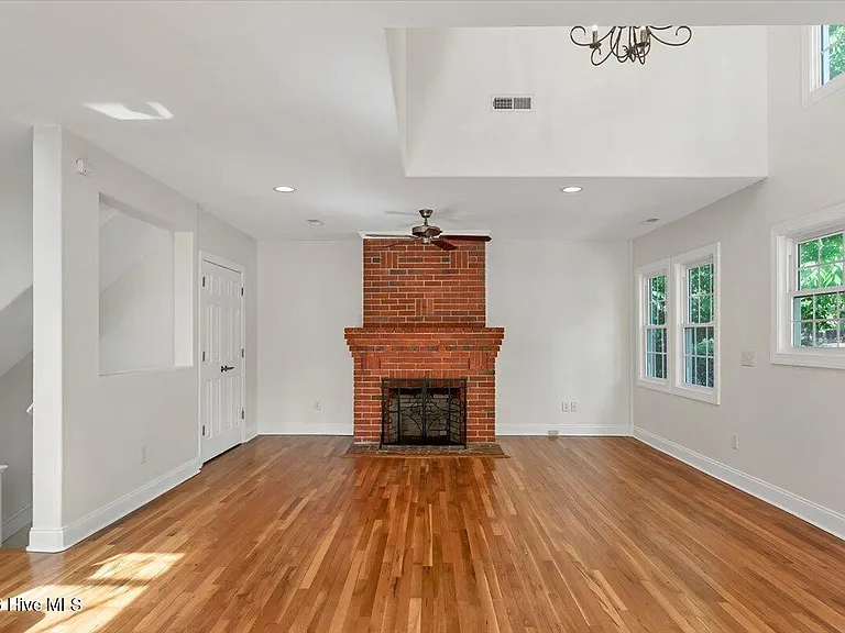 430 N Ridge St — Photo 11