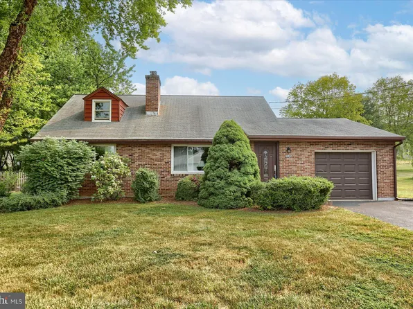 1925 Harrisburg Ave, Mount Joy, PA 17552