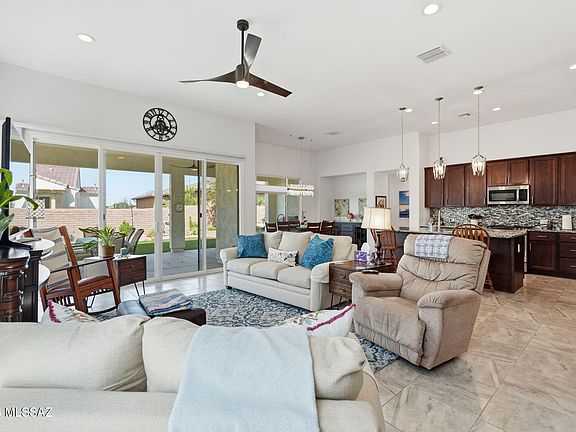 2nd image of 558 N Sonoma Vista Dr