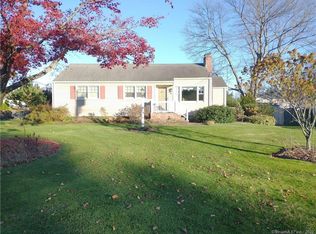 160 Valley Crest Dr, Wethersfield, CT 06109