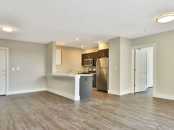 3rd image of 5208 Polk St APT 304