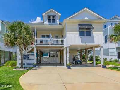 109 SE 44th Street, Oak Island, NC, 28465