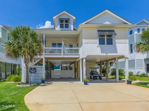 109 SE 44th Street, Oak Island, NC 28465