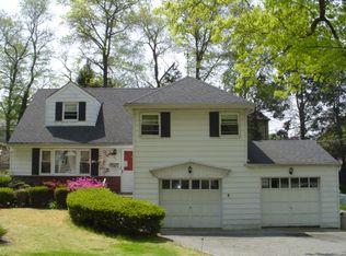 202 Norman Way, Paramus, NJ 07652