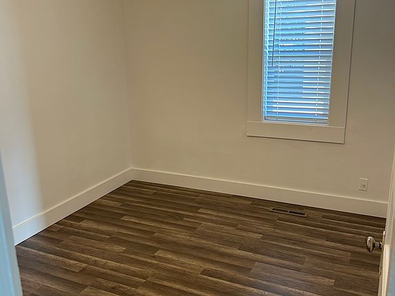 3rd image of 302 1st St #3