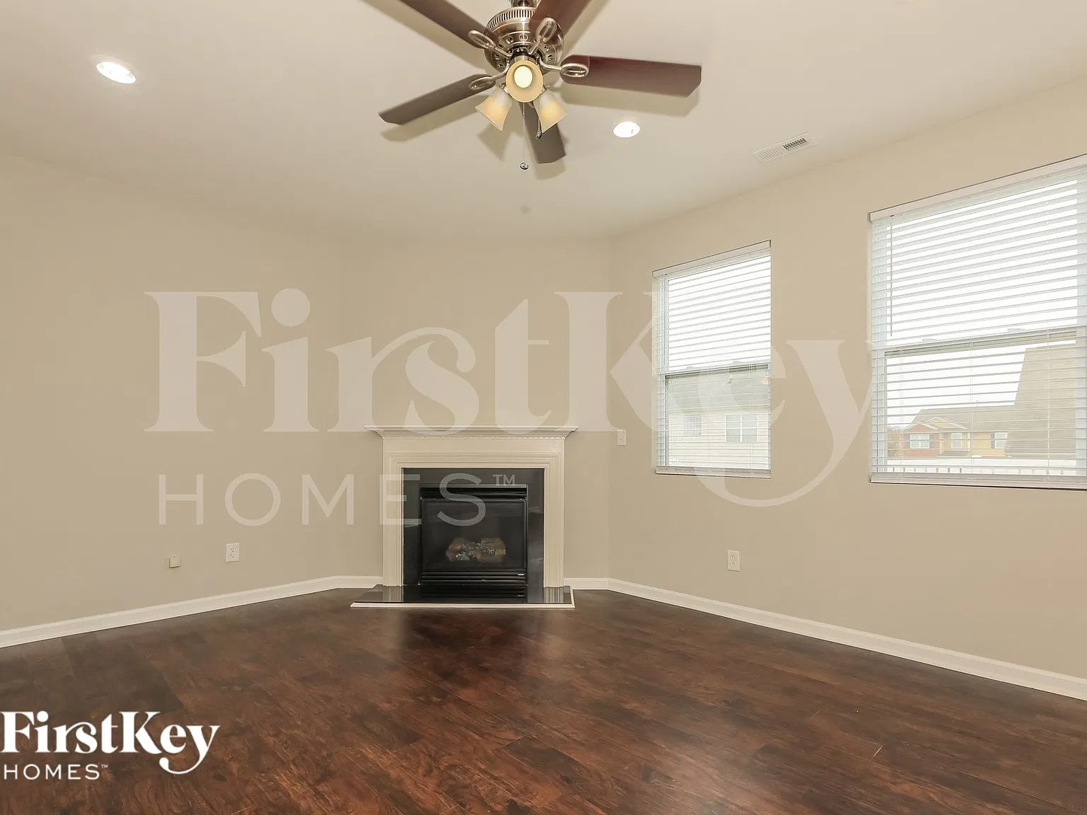 4 bed, 2.5 bath, 2341 sqft, $2,575 — Photo 3