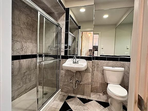 5th image of 2928 41st Ave APT 502