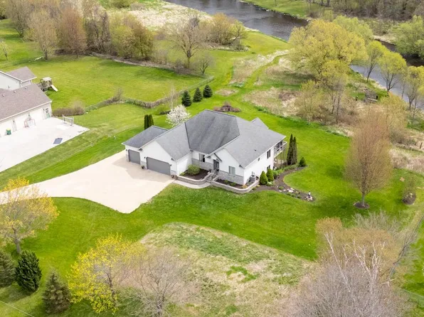 3045 Newark DRIVE, West Bend, WI 53090