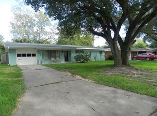 206 Crestview St, Hitchcock, TX 77563