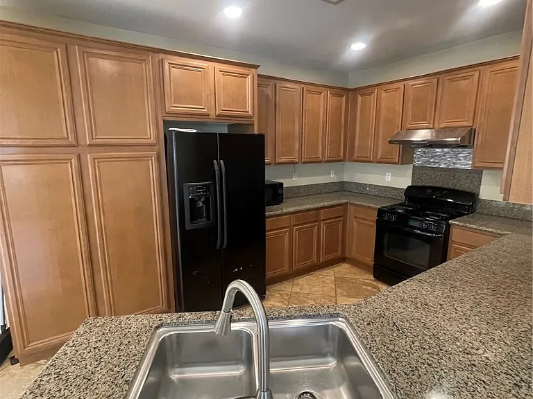 15996 Moonflower Ave — Photo 4