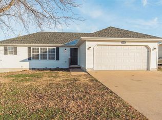 1129 Tyler Dr, Lebanon, MO 65536