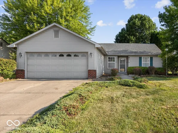 922 Delegate Dr, Shelbyville, IN 46176