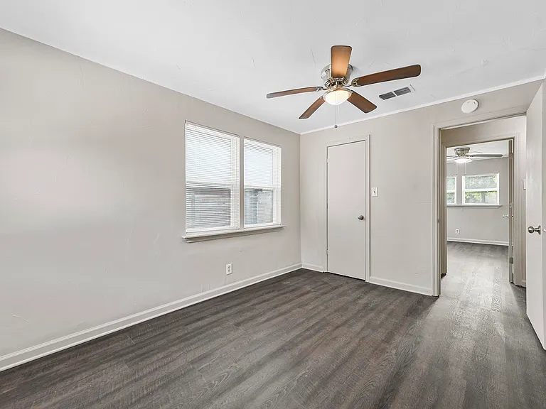 2717 Townsend Dr — Photo 16