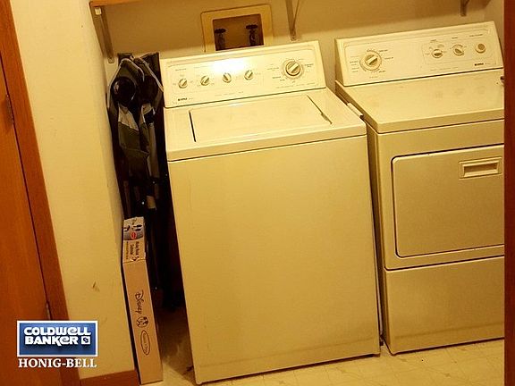 4th image of 2120 Fox Chase Dr