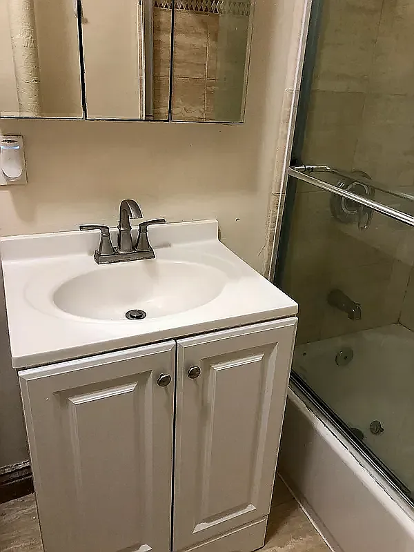 411 East 85th Street — Photo 3