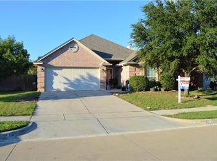8809 Saranac Trl, Fort Worth, TX 76118