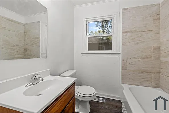 4 bed, $1,500 — Photo 3