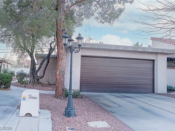 2nd image of 2451 Domingo St