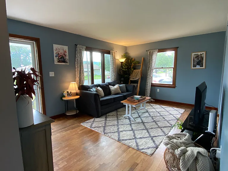 2150 Hyde Ave — Photo 4