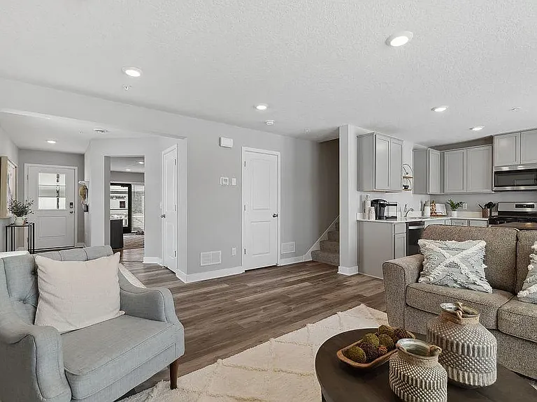 1270 Ashbury Dr — Photo 11