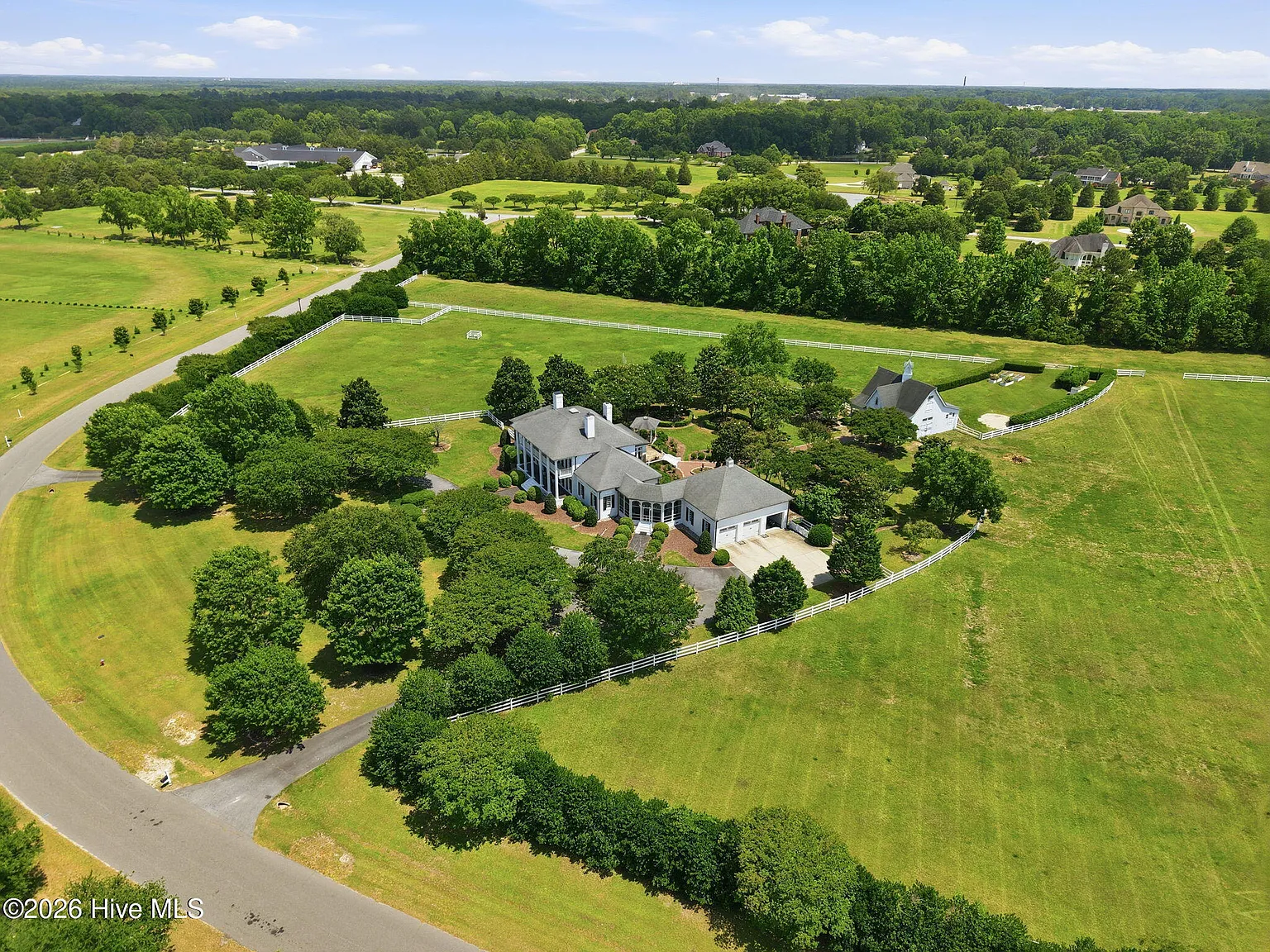 4 bed, 4.5 bath, $7,500 — Photo 4
