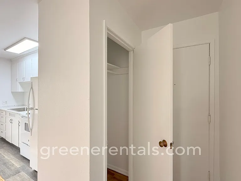 Oly-Adams 726 — Photo 11