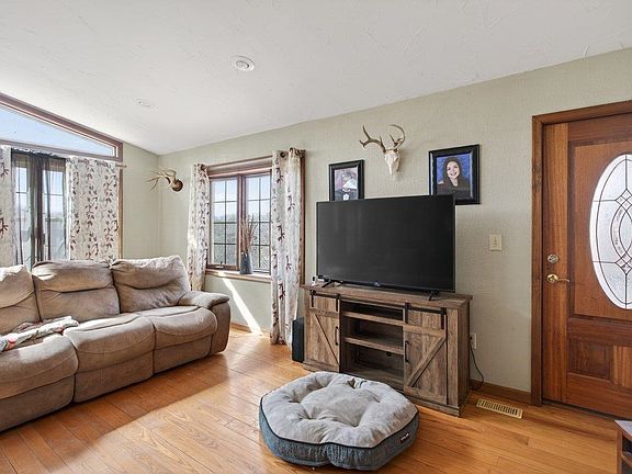 4th image of 3950 Happy Valley Rd