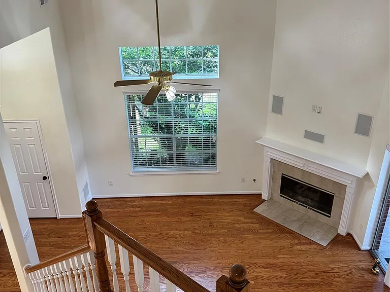 210 Indian Summer Ct — Photo 4
