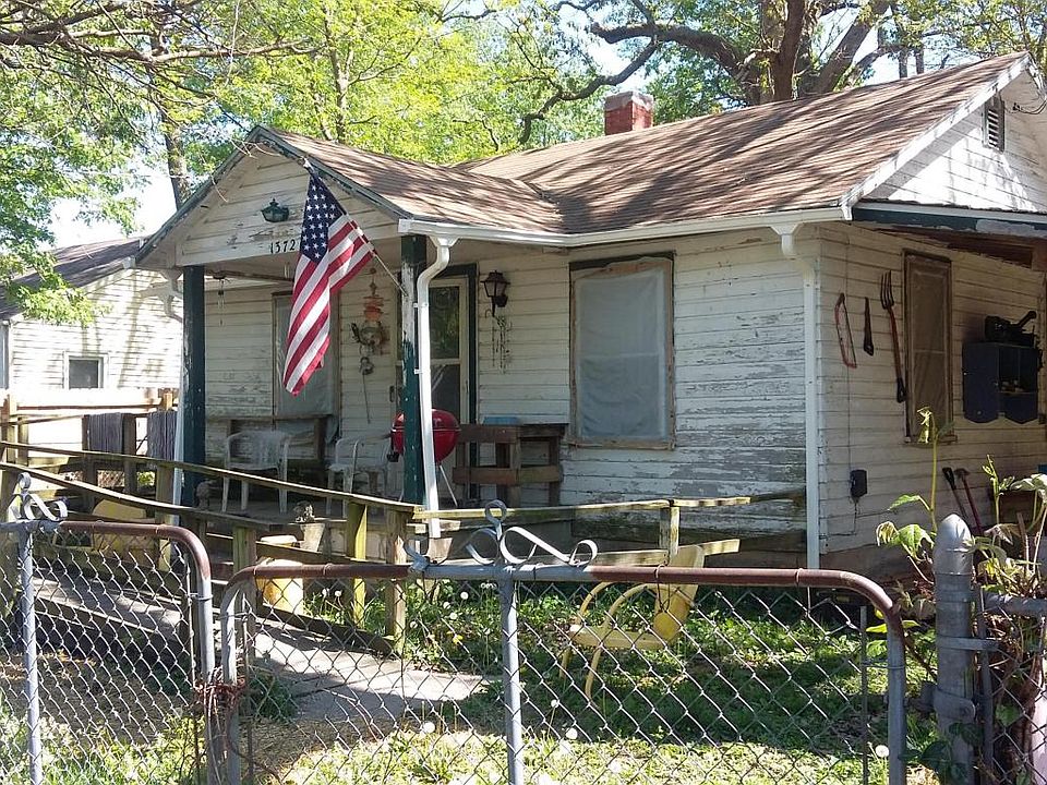 2nd image of 1372 E Calhoun St