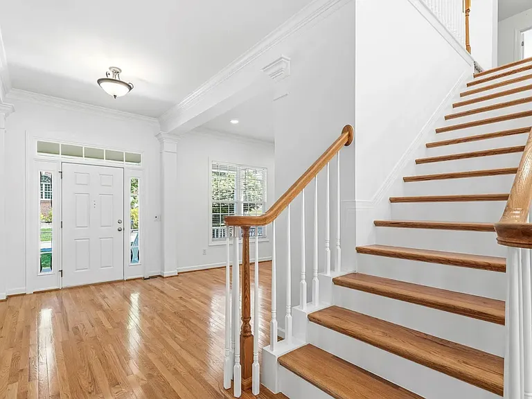 111 Sir Walker Ln — Photo 9