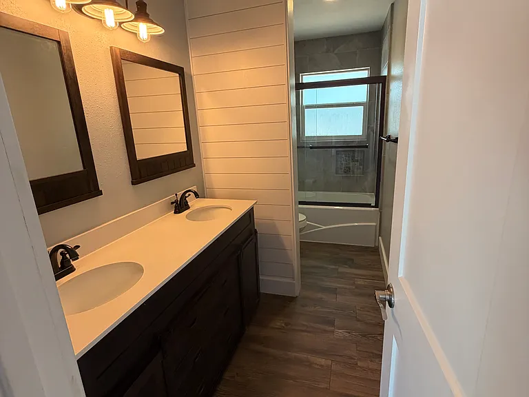 312 Yacht Club Dr NE — Photo 16