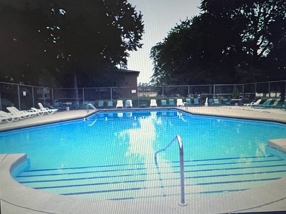 2nd image of 920 Beau Dr Unit 311