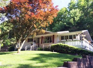 175 Bee Hollow Rd, Shohola, PA 18458